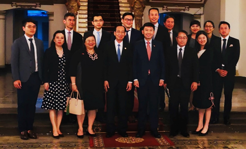  Senior Minister of State for Trade and Industry Chee Hong Tat and Permanent Vice Chairman of the People’s Committee in Ho Chi Minh City Mr Le Thanh Liem with Singapore and Vietnam government representatives as well as Singapore business leaders.